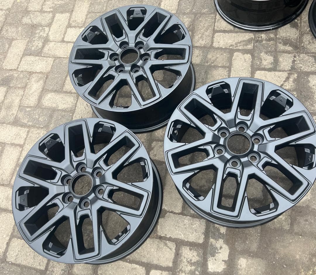 Toyota Land Cruiser Prado Rim 20. Matt Black. Six holes